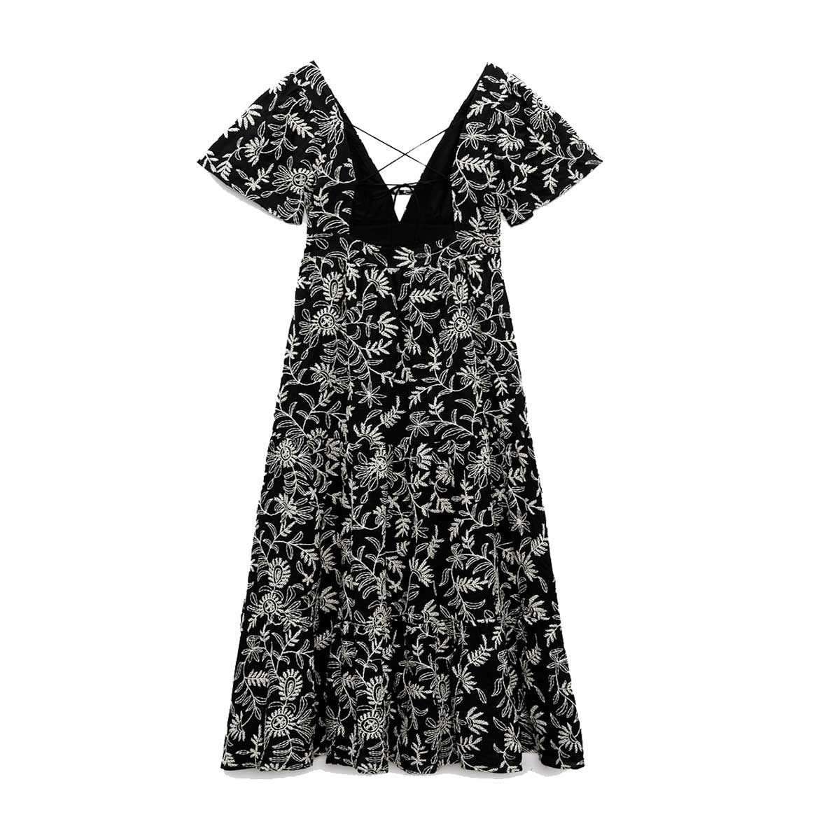 刺繍入りミディ丈ワンピース